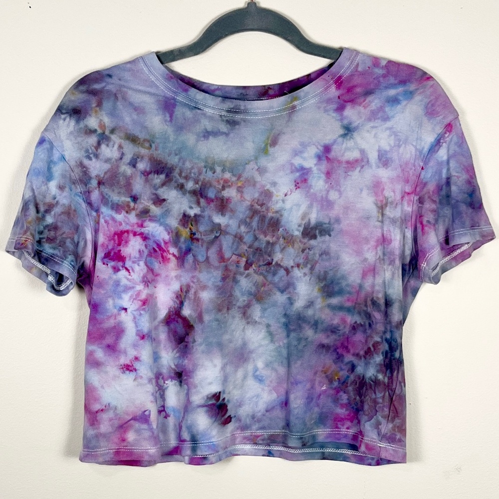 Ice dyed tie dyed upcycled purple multicolor Old Navy slightly cropped knit top